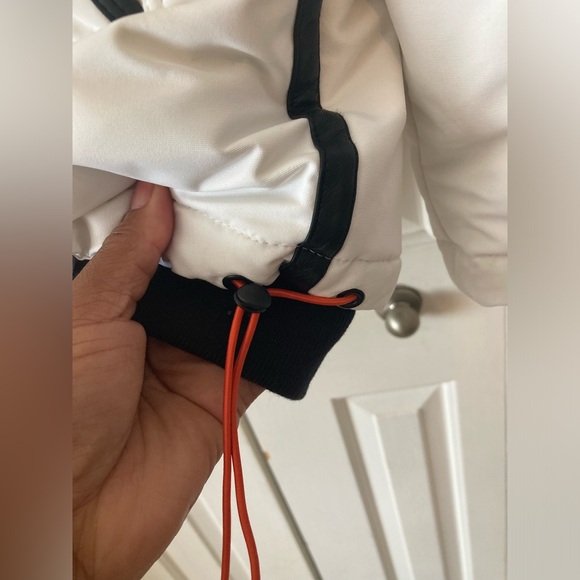 NEW-White Fur-Trimmed Winter Jacket
by Chillax - Picture 11 of 15